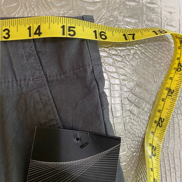 Swiss Alps Outdoor Performance Shorts Gray Twill Utility size 30 - Picture 4 of 10